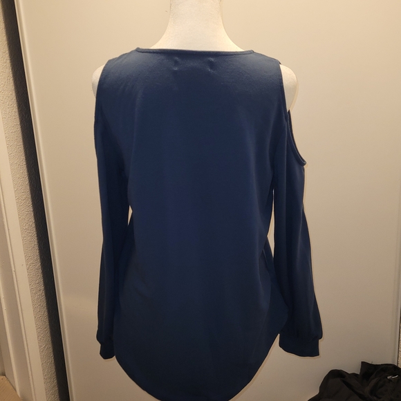 Women's Navy Cold Shoulder Top - Picture 4 of 7